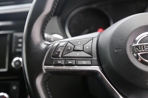 Nissan Qashqai DIG-T N-CONNECTA DCT 11