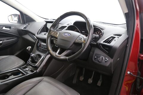 Ford Kuga ST-LINE X 22