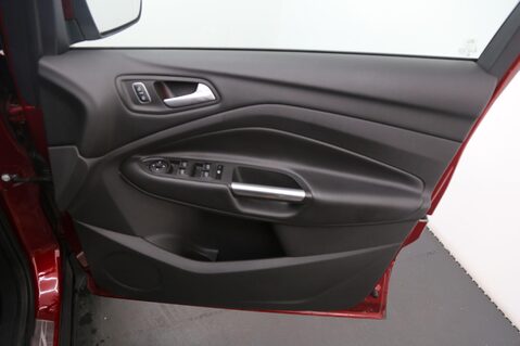Ford Kuga ST-LINE X 20
