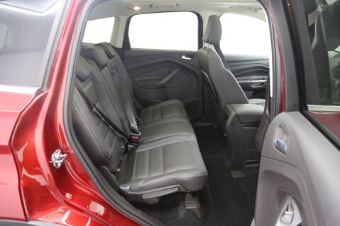 Ford Kuga ST-LINE X 25
