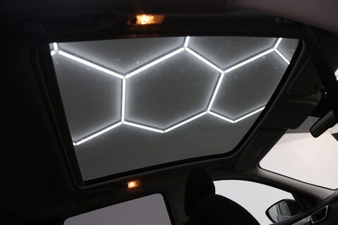Nissan Qashqai DIG-T N-CONNECTA 24