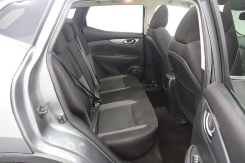 Nissan Qashqai DIG-T N-CONNECTA 23