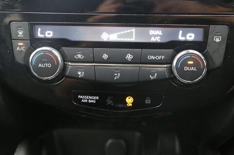 Nissan Qashqai DIG-T N-CONNECTA 17