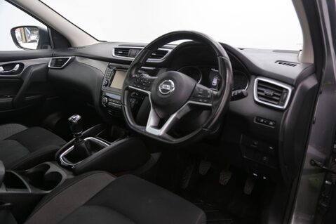 Nissan Qashqai DIG-T N-CONNECTA 21