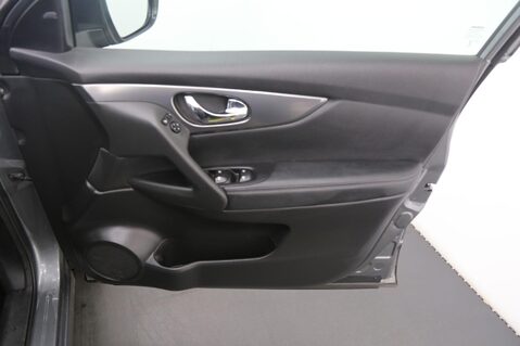 Nissan Qashqai DIG-T N-CONNECTA 19