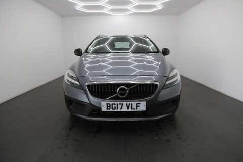 Volvo V40 T3 CROSS COUNTRY PRO 2