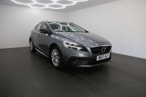 Volvo V40 T3 CROSS COUNTRY PRO 1
