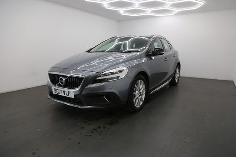 Volvo V40 T3 CROSS COUNTRY PRO 3