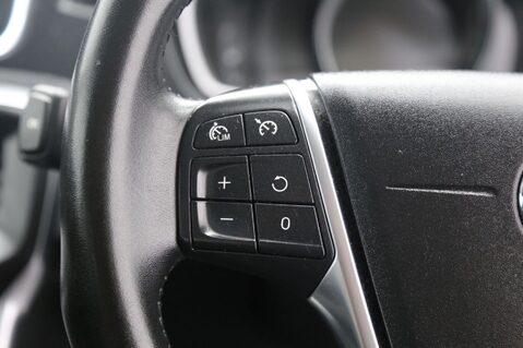 Volvo V40 T3 CROSS COUNTRY PRO 11