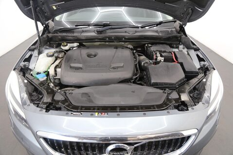 Volvo V40 T3 CROSS COUNTRY PRO 27