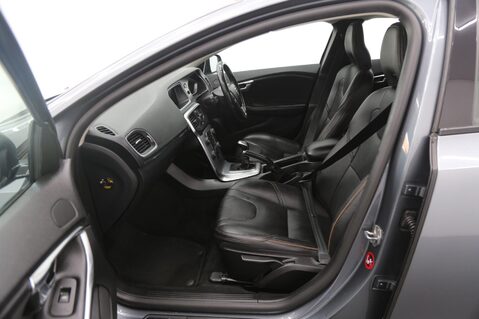Volvo V40 T3 CROSS COUNTRY PRO 22