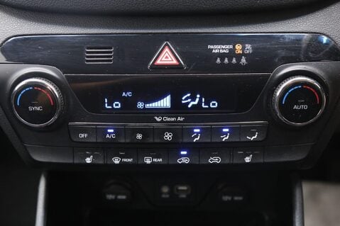 Hyundai TUCSON CRDI SE NAV BLUE DRIVE 16
