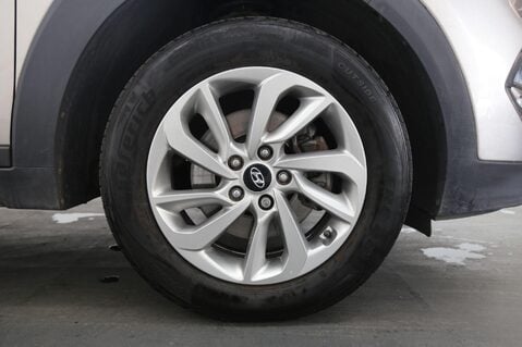 Hyundai TUCSON CRDI SE NAV BLUE DRIVE 27
