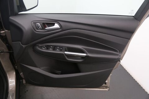 Ford Kuga TITANIUM X EDITION TDCI 19