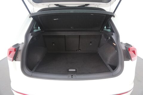 Volkswagen Tiguan R-LINE TDI 4MOTION DSG 26