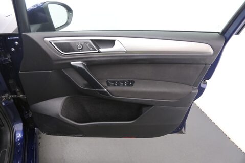 Volkswagen Golf SV SE TSI DSG 19