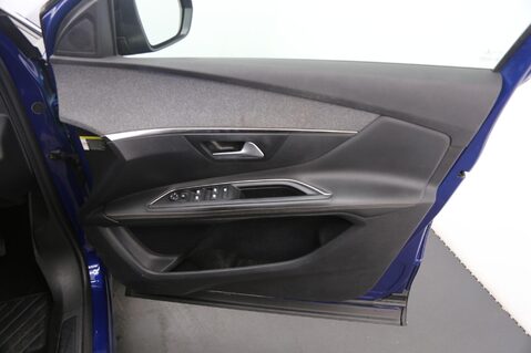 Peugeot 3008 PURETECH S/S GT LINE PREMIUM 20