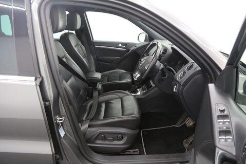 Volkswagen Tiguan R LINE EDITION TDI BMT 4MOTION DSG 20