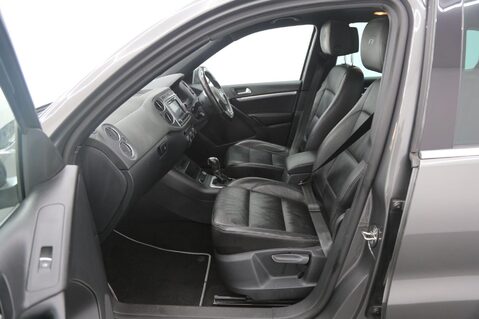 Volkswagen Tiguan R LINE EDITION TDI BMT 4MOTION DSG 23