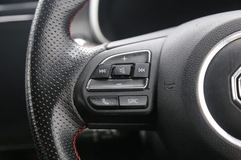 MG ZS EXCLUSIVE T-GDI 11