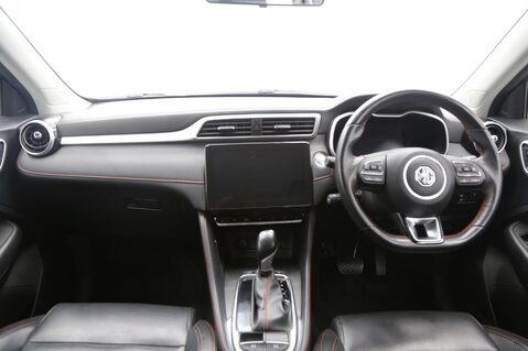 MG ZS EXCLUSIVE T-GDI 9