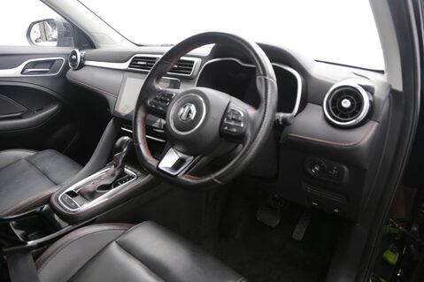 MG ZS EXCLUSIVE T-GDI 21