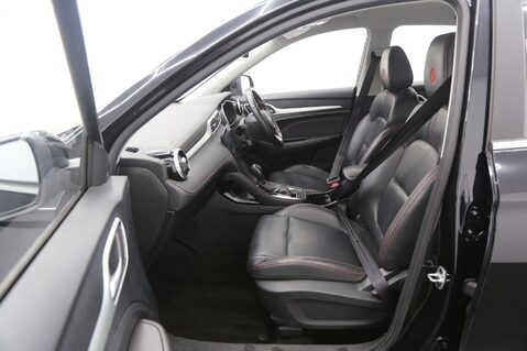 MG ZS EXCLUSIVE T-GDI 23