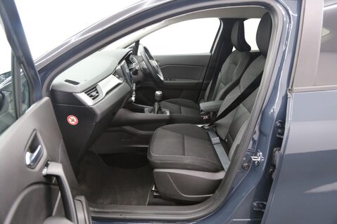 Renault Captur ICONIC TCE 24