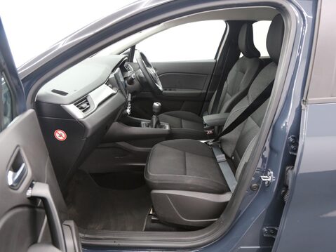 Renault Captur ICONIC TCE 24