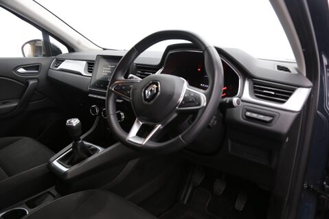 Renault Captur ICONIC TCE 23