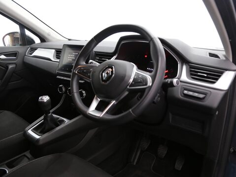 Renault Captur ICONIC TCE 23