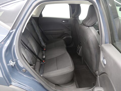 Renault Captur ICONIC TCE 25