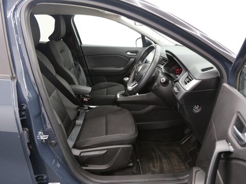 Renault Captur ICONIC TCE 22