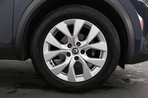 Renault Captur ICONIC TCE 28