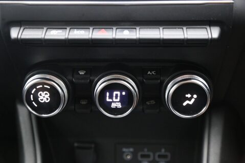 Renault Captur ICONIC TCE 19