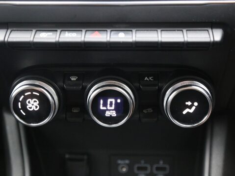 Renault Captur ICONIC TCE 19