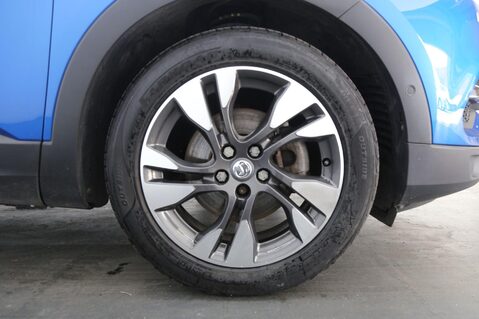 Vauxhall Grandland X SRI NAV 27