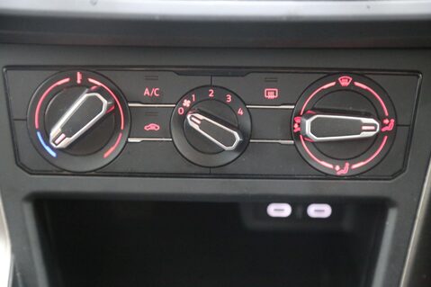 Volkswagen Polo MATCH TSI 17