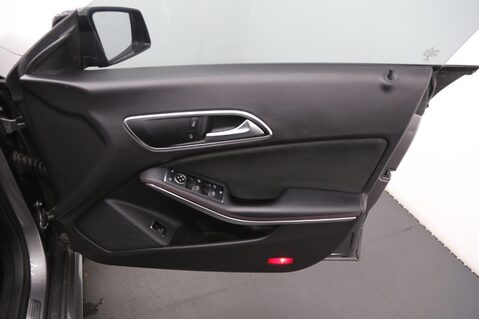 Mercedes-Benz CLA Class CLA 180 AMG LINE 19