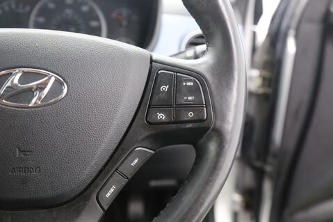 Hyundai i10 PREMIUM SE 12