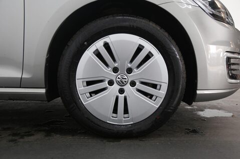 Volkswagen Golf E-GOLF 27