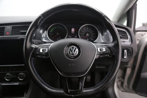 Volkswagen Golf E-GOLF 10