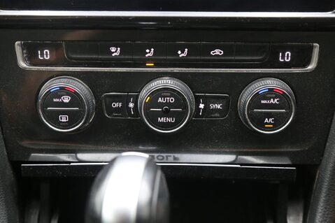 Volkswagen Golf E-GOLF 17