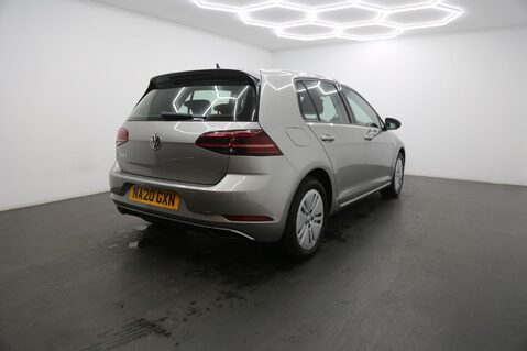 Volkswagen Golf E-GOLF 5