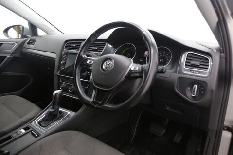 Volkswagen Golf E-GOLF 21