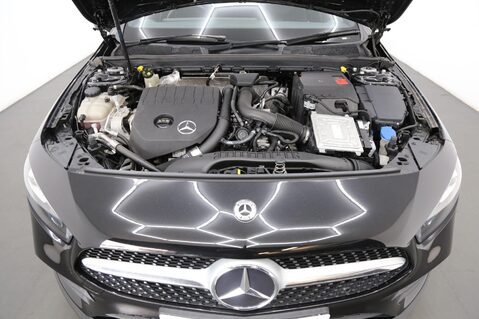 Mercedes-Benz A Class A 200 AMG LINE EXECUTIVE 28