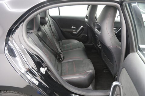 Mercedes-Benz A Class A 200 AMG LINE EXECUTIVE 24