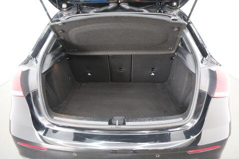 Mercedes-Benz A Class A 200 AMG LINE EXECUTIVE 26