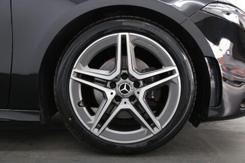 Mercedes-Benz A Class A 200 AMG LINE EXECUTIVE 27