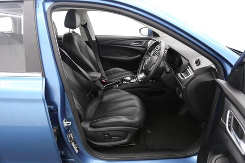 MG MG5 61.1kWh Exclusive Long Range Auto 5dr 19